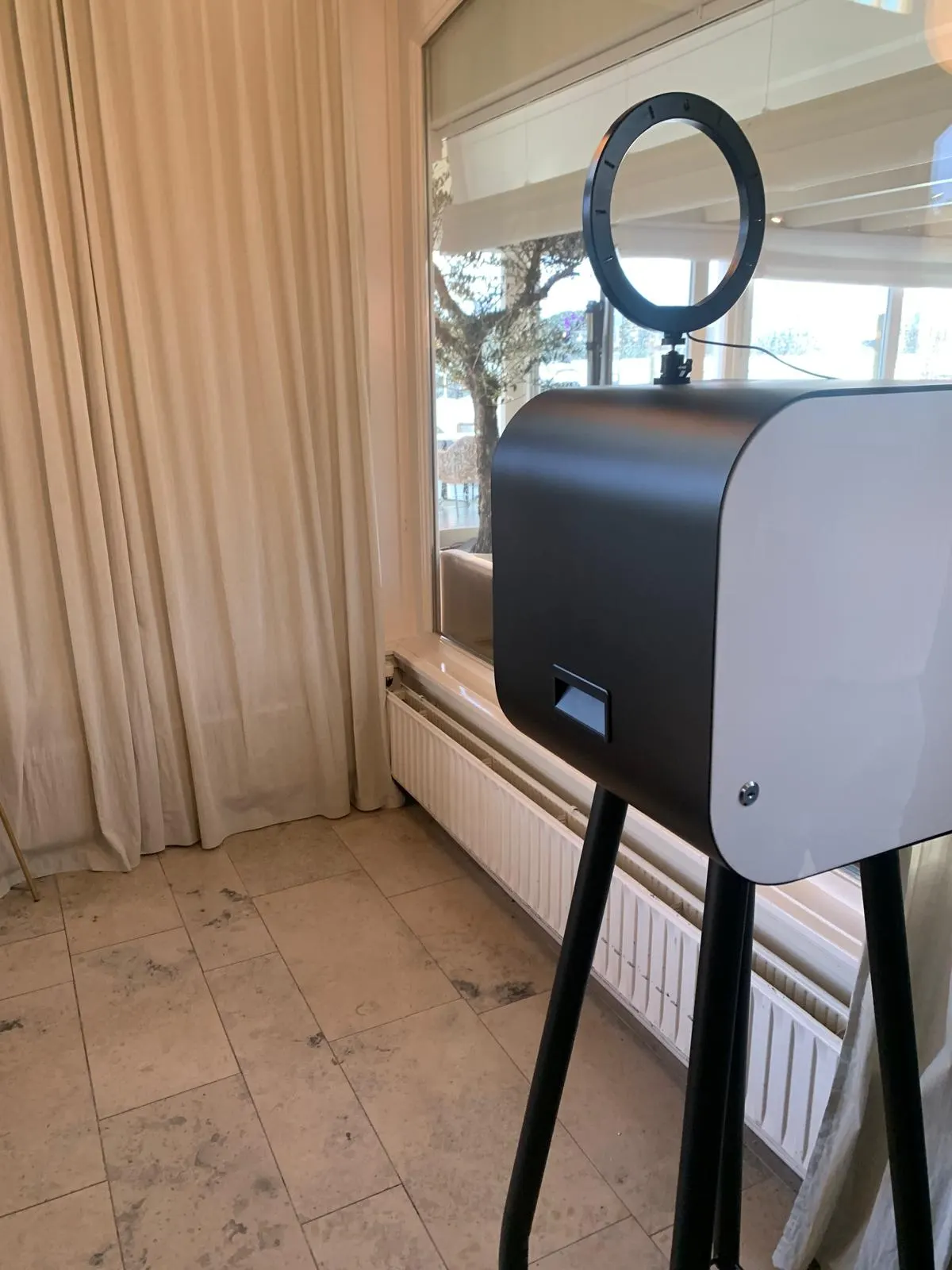 Photobooth van Grunn Fotofunn op een evenementlocatie