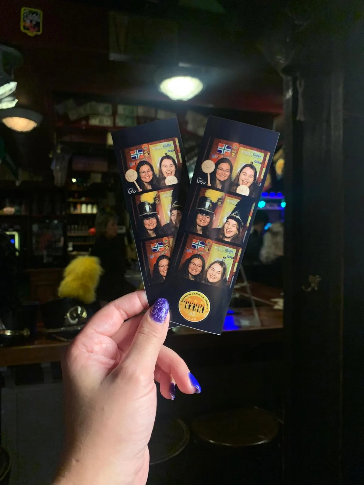 Drie geprinte fotostrips als herinnering aan een feest