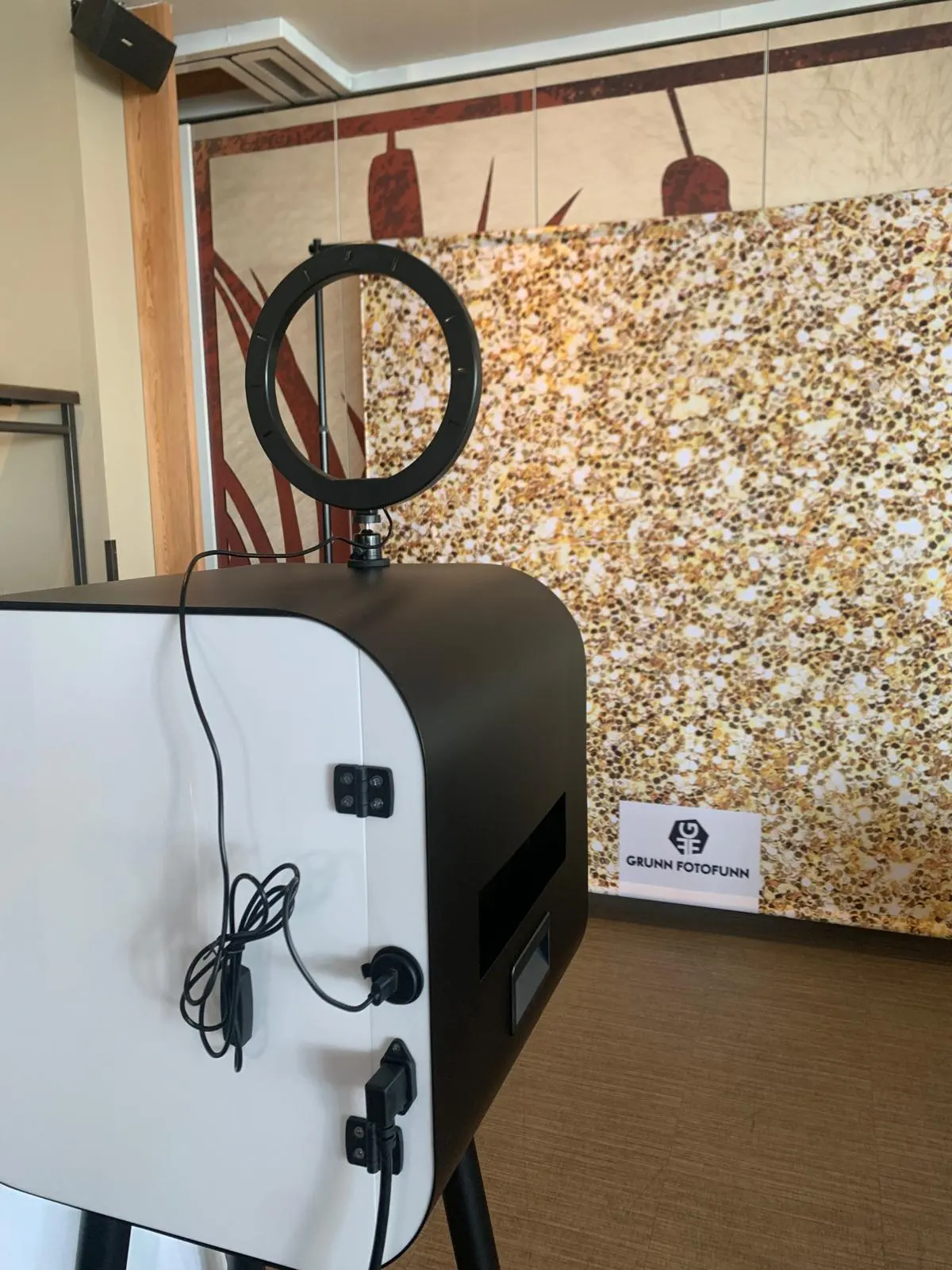 Photobooth van Grunn Fotofunn op een evenementlocatie