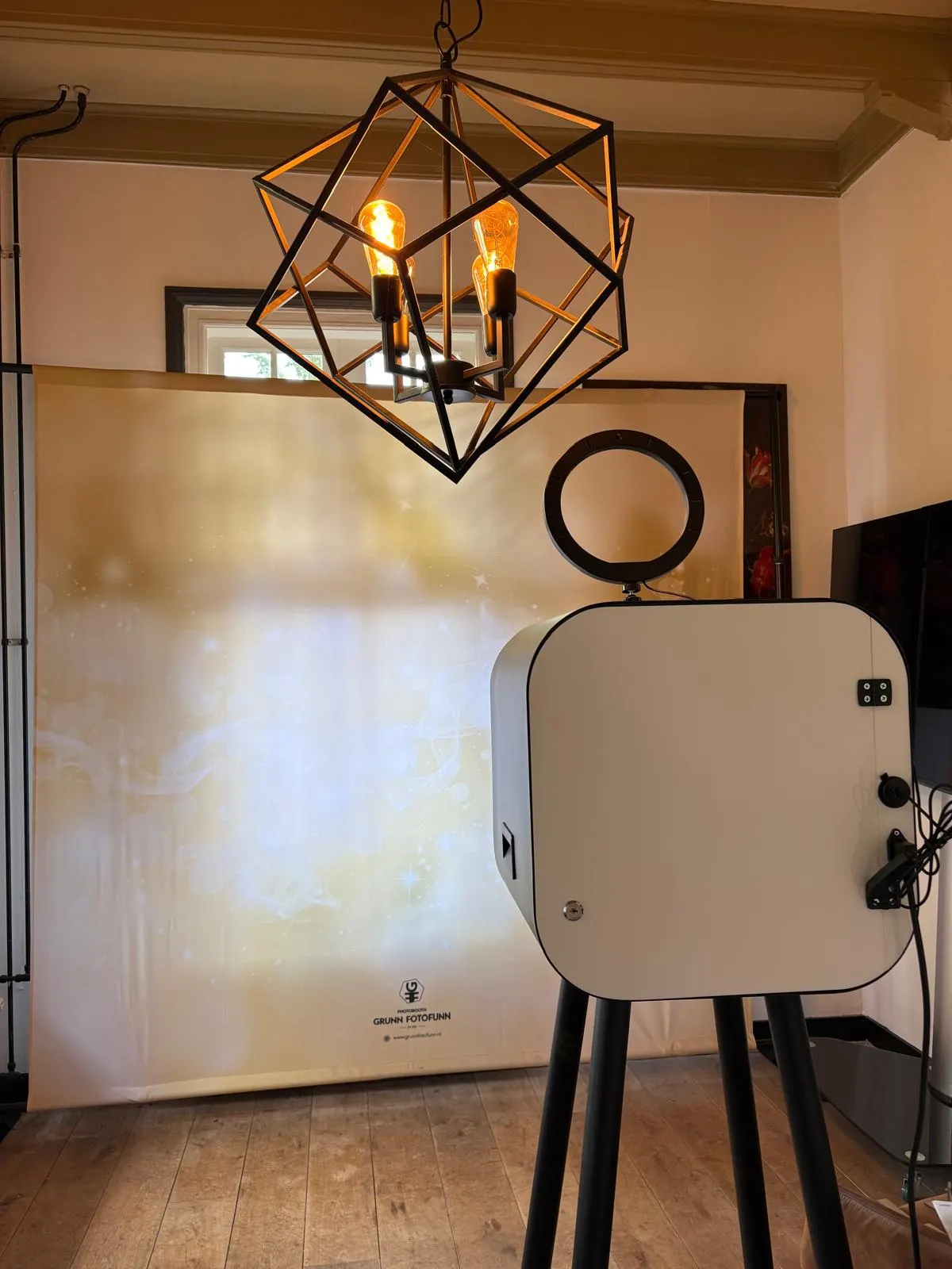 Photobooth van Grunn Fotofunn op een evenementlocatie